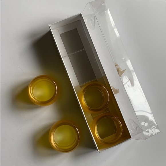 Set of 4 Linen Napkins & Napkin Rings - Picture 12 of 16